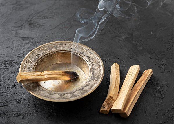 PALO SANTO PERUANO (Bursera Graveoleons)