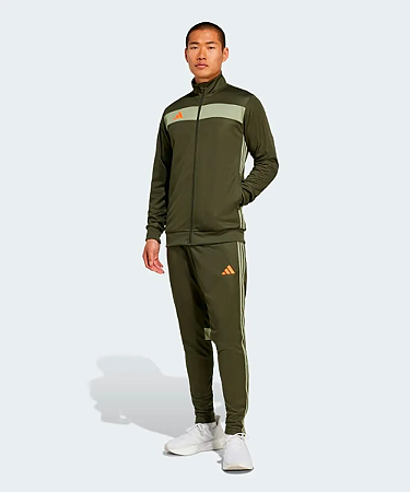 Conjunto de Agasalho Adidas Tiro Essentials - Verde Militar