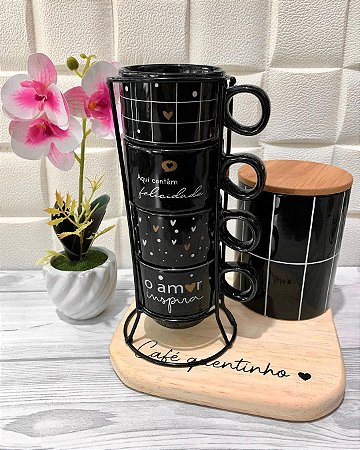 TORRE DE CANECAS COM SUPORTE 180ML - PRETA O AMOR INSPIRA