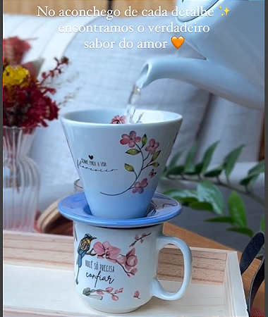COADOR DE CAFÉ COM CANECA COLORS, COLEÇÃO ORQUIDEA.
