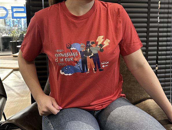 Camiseta Body knowledge is in our body - Vermelha