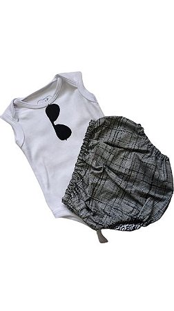 Traje body com aplique óculos e tapa fralda cinza