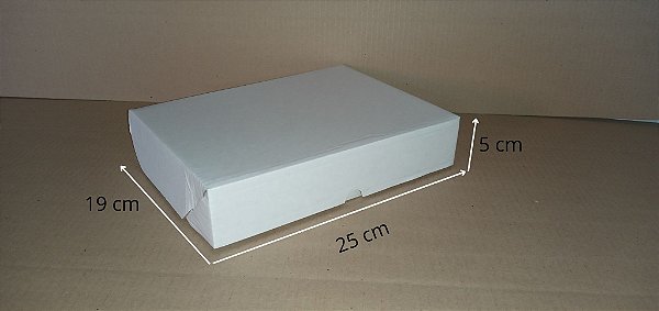½ CAIXA DE DOCE - 250X190X50 - BRANCO - FARDO C/ 10 UND.