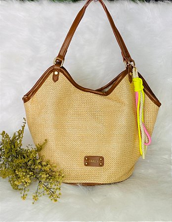 Bolsa Feminina de Palha Sintética com Alça Marrom e Detalhe Neon – Estilo Boho Moderno