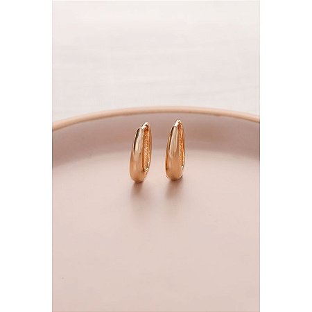Brinco Argola Banho em Ouro 18K Ovalada Lisa
