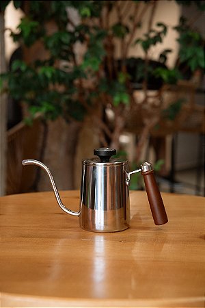 Chaleira Inox cabo de madeira