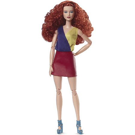 Barbie Fashionista com cabelo cacheado