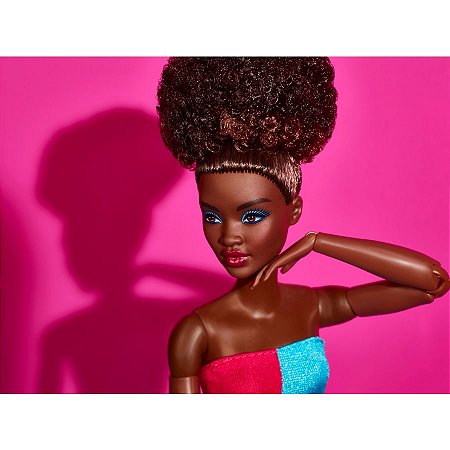 Boneca Barbie Signature Looks Negra #14 - HJW81 Mattel - Real Brinquedos