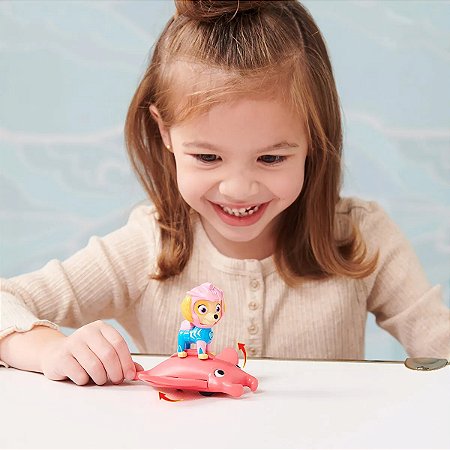 Patrulha Canina - Boneca Skye com Raia Manta - Aqua Pups - 3474 Sunny