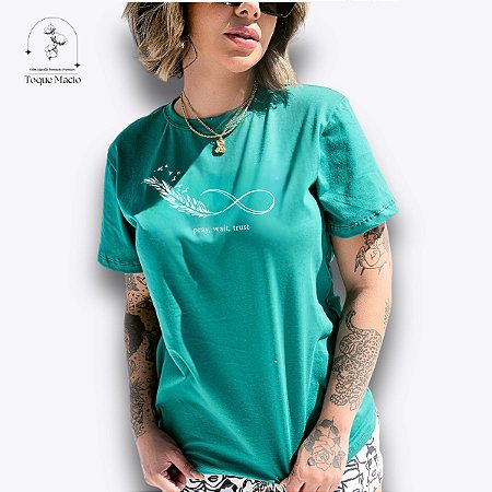 T-SHIRT PRAY WAIT TRUST - VERDE JADE