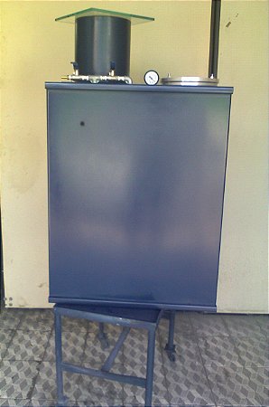 Bomba de vácuo e inclusora com dois ambientes