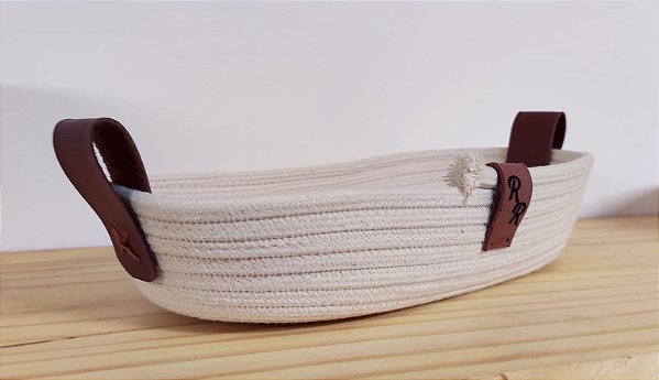 Cesta em Corda Rígida de Algodão Cru 8mm e Alça de Couro
