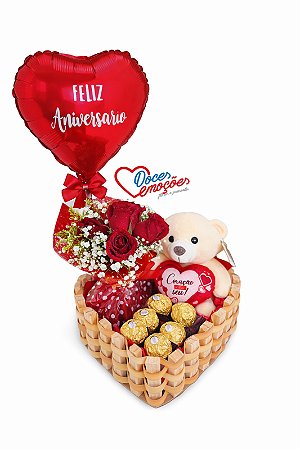 Cesta Romântica com Flores