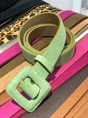 Cinto de couro camurça fivela quadrada