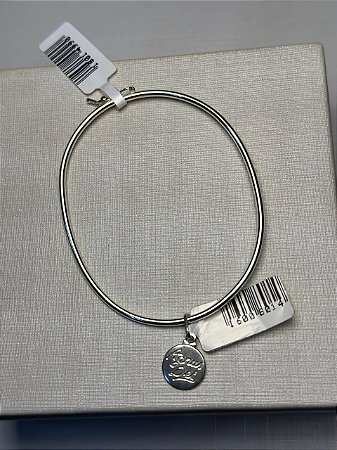 BRACELETE COM PINGENTE MEDALHA