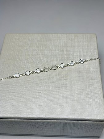Pulseira símbolo do infinito com pedrinha