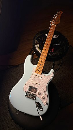 GUITARRA ELET SEIZI FUN VINTAGE BUDOKAN HSS - RM - DAPHNE BLUE/ PEARL WHITE PG