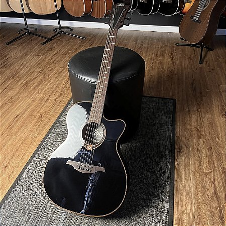 VIOLÃO ELETROACÚSTICO AUDITORIUM CUTAWAY SLIM BODY