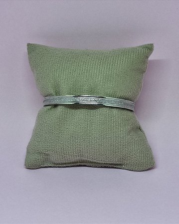 Bracelete em Aço Prateado Lisa nas Laterais e Micro Zircônia no Meio – 6mm