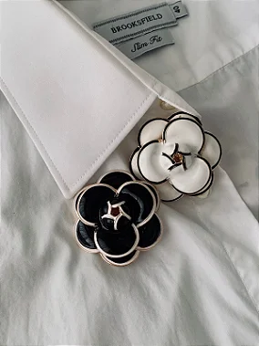Broche Inspiração Chanel Branco