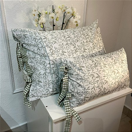 Capa de Travesseiro Algodão – Folhagens com Pregas e Laços Laterais