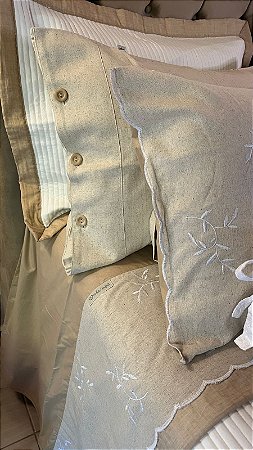 Jogo de Lençol 6 Peças – Percal 230 Fios com Capas em Linho Bordado (Queen)