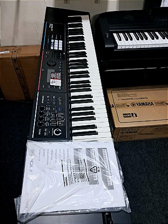 Teclado Roland com 88 teclas Juno DS88 - Peça de Showroom
