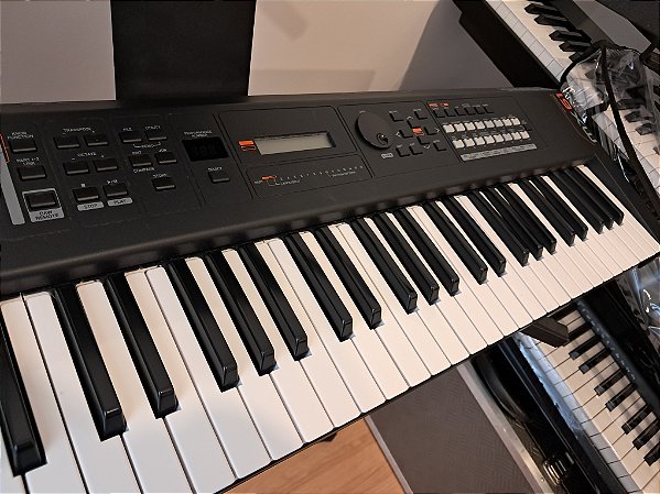 Teclado Sintetizador Yamaha MX61 versão 2