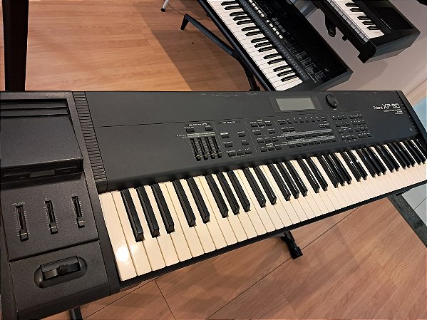Sintetizador Roland XP80 um Clássico década 90