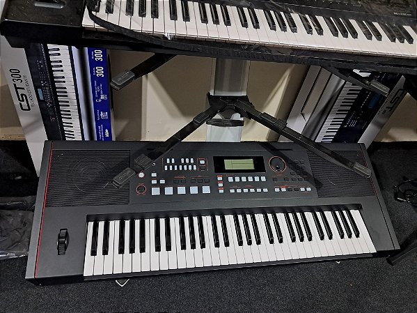 Teclado Arranjador Roland EX50 usado