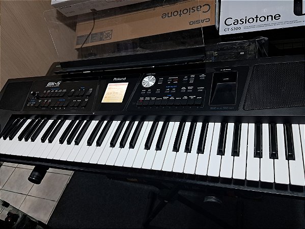 Teclado Arranjador Roland BK5 Usado