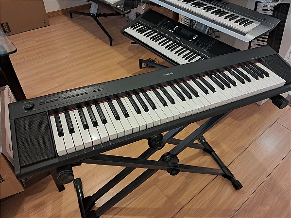 Teclado Yamaha NP12 Usado