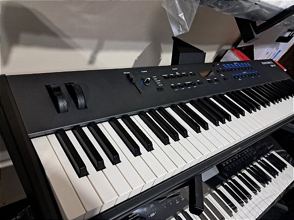 Teclado Kurzweil SP4 76 usado