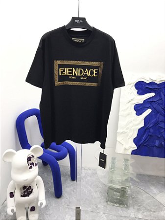 Camiseta Fendi x Versace