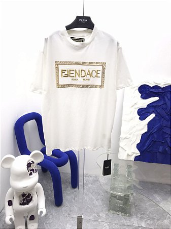 Camiseta Fendi x Versace