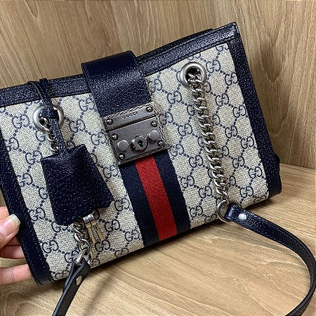 Bolsa Gucci Tiracolo Pequena GG com Cadeado