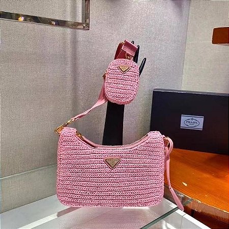 Bolsa Prada Re-Edition 2005 em crochê