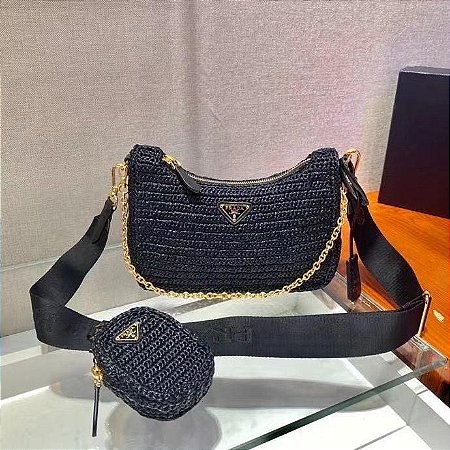 Bolsa Prada Re-Edition 2005 em crochê