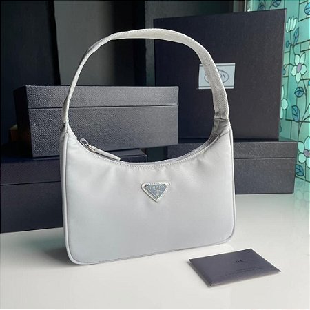 Bolsa Prada mini Re-Edition 2000 em Re-Nylon