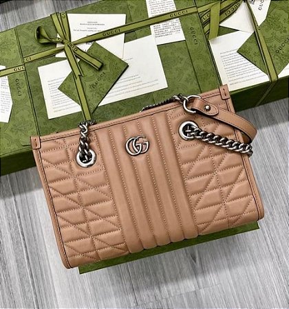Bolsa Gucci Tote GG Marmont Matelassê Pequena