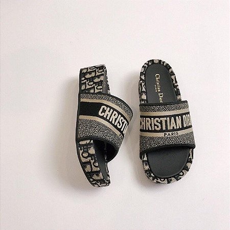 Chinelo Dior