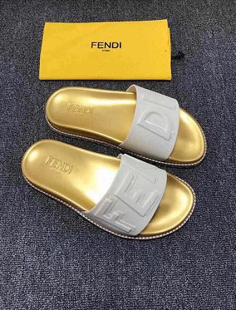 Chinelo Fendi