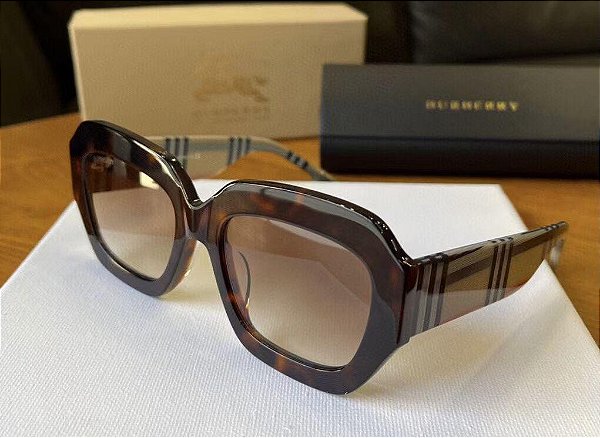 Óculos Burberry