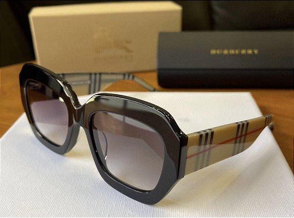Óculos Burberry