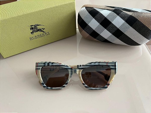 Óculos Burberry