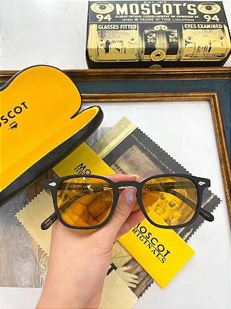 Óculos Moscot