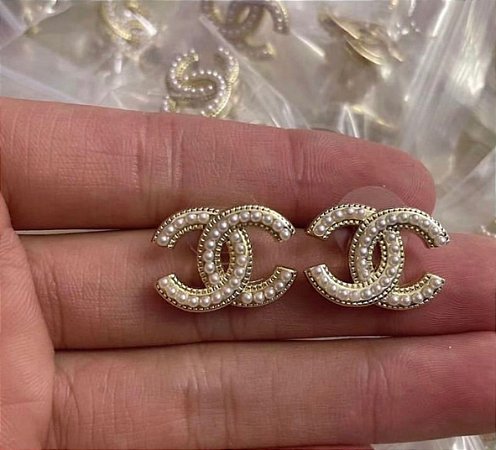 Brinco Chanel