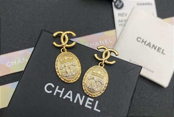 Brinco Chanel