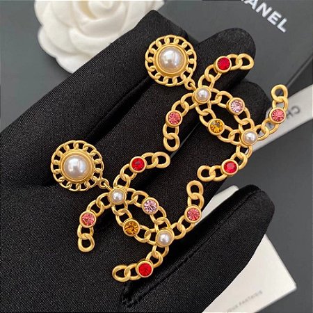Brinco Chanel