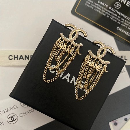 Brinco Chanel